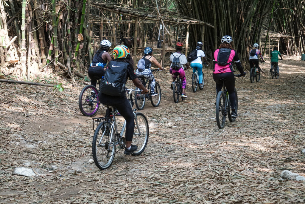 Une randonnée exclusivement féminine au parc national de Dahliafleur, à Abatta.